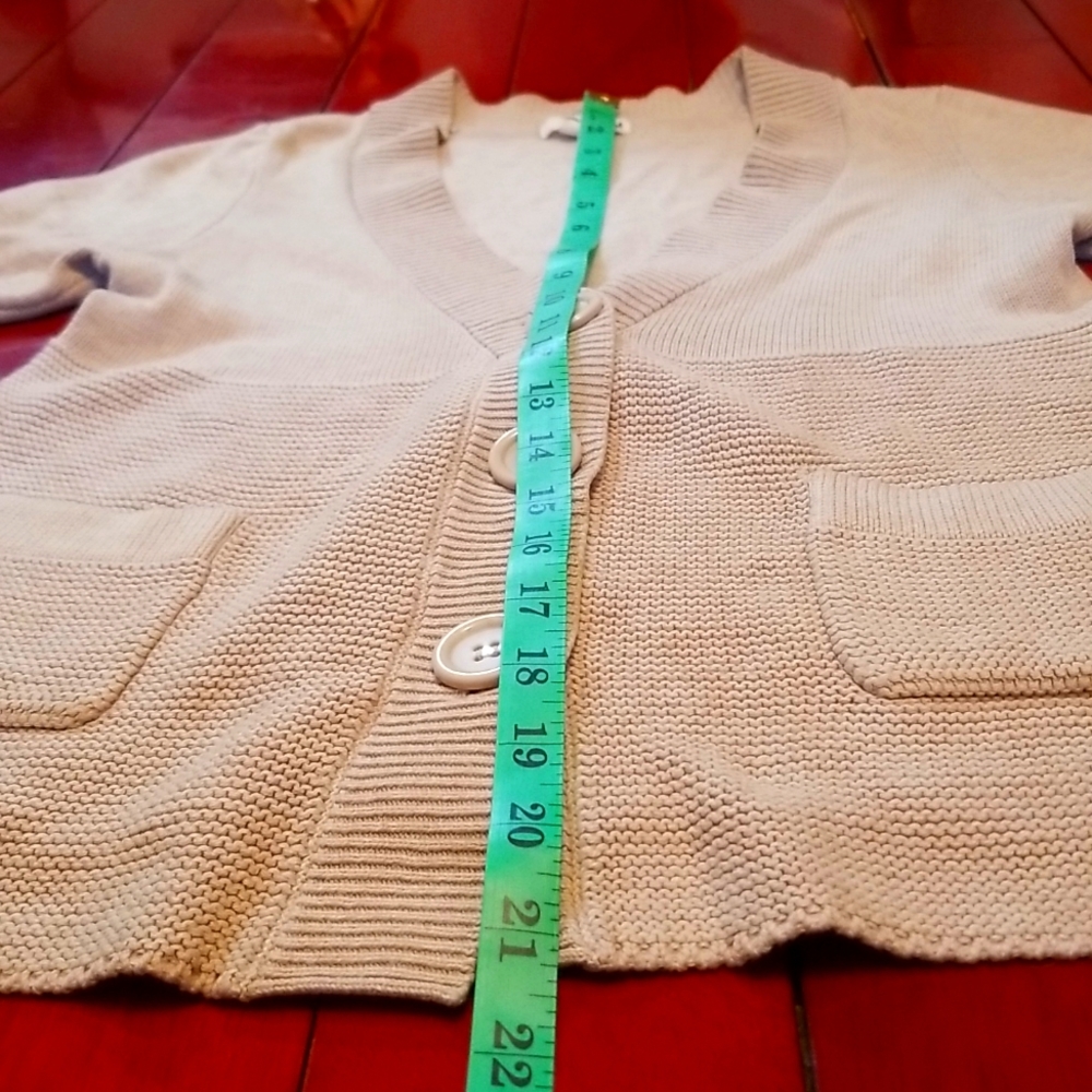 H&M Knitted Cream Color Vintage Cardigan with Lantern 3/4 Sleeves - Picture 8 of 9